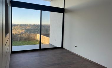 VENTA DEPARTAMENTO EN MILENIO III, NUEVO EN PLANTA BAJA CON JARDÍN Y VISTA PANORÁMICA