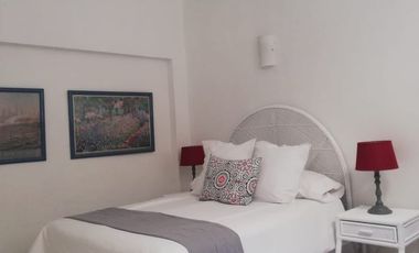 VENTA DE CASA EN LA COLONIA VOLCANES, JUNTO A VISTA HERMOSA, CUERNAVACA MOR. 2 TERRENOS JUNTOS, UN NIVEL, VIGILANCIA, ALBERCA, GRAN JARDÍN, CANCHA DE