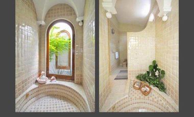 VENTA DE CASA EN LA COLONIA VOLCANES, JUNTO A VISTA HERMOSA, CUERNAVACA MOR. 2 TERRENOS JUNTOS, UN NIVEL, VIGILANCIA, ALBERCA, GRAN JARDÍN, CANCHA DE