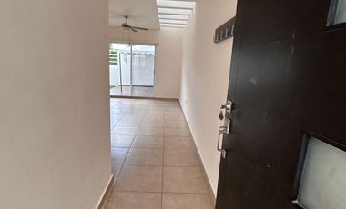 EN VENTA CASA DE 3 RECAMARAS CON AMENIDADES EN RESIDENCIAL LA JOYA EN PLAYA DEL CARMEN