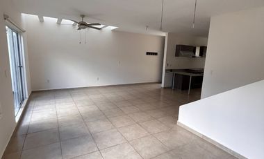 EN VENTA CASA DE 3 RECAMARAS CON AMENIDADES EN RESIDENCIAL LA JOYA EN PLAYA DEL CARMEN