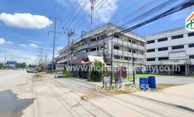 ภัตตาคารพร้อมอพาร์ทเม้นท์ 4 ชั้น ติดถนนสายสุพรรณบุรี–ป่างิ้ว ใกล้ขนส่งอ่างทอง ทำเลน่าลงทุน