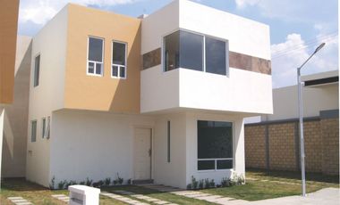 Casa nueva en fraccionamiento, en San Mateo Atenco cerca del tren interurbano, Toluca, Calimaya, Zinacantepec