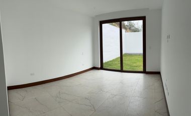 HERMOSA CASA DE VENTA EN NAYÓN!!  VISTA!!