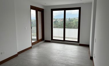 HERMOSA CASA DE VENTA EN NAYÓN!!  VISTA!!