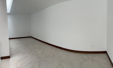 HERMOSA CASA DE VENTA EN NAYÓN!!  VISTA!!