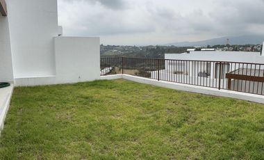 HERMOSA CASA DE VENTA EN NAYÓN!!  VISTA!!