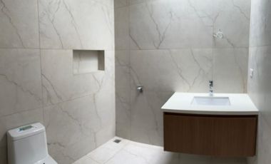 HERMOSA CASA DE VENTA EN NAYÓN!!  VISTA!!