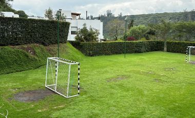 HERMOSA CASA DE VENTA EN NAYÓN!!  VISTA!!
