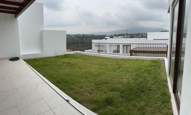 HERMOSA CASA DE VENTA EN NAYÓN!!  VISTA!!