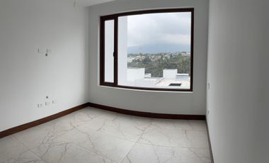 HERMOSA CASA DE VENTA EN NAYÓN!!  VISTA!!