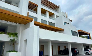 HERMOSA CASA DE VENTA EN NAYÓN!!  VISTA!!