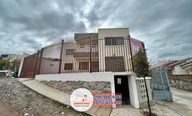 Amplia casa con local comercial de venta, Sector Los Cerezos C1215