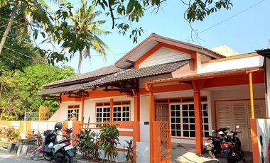 Rumah dan Ruko 2 Lantai Strategis di Jalan Wates