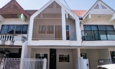 SALE Beautiful Townhome near airport and city 2.79 Mil 2bed 2bath Tel. 081135----