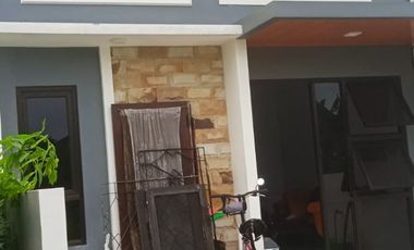 Rumah dijual di Jawa Timur, Gresik - Tanpa perabotan