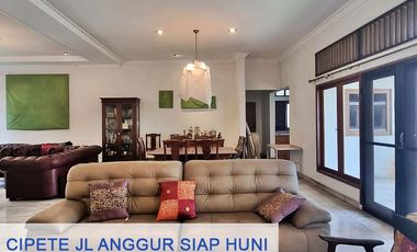 Dijual Rumah di Komplek Jl Anggur Cipete, Cilandak, Jaksel