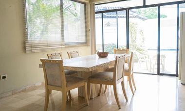 Samborondon, Renta de Hermosa Casa 4 Dorm. con Piscina