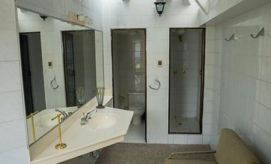 Samborondon, Renta de Hermosa Casa 4 Dorm. con Piscina