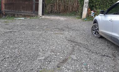 Te vendo este parqueadero  planito o para hacer apartamentos, ya que tiene el permiso en Cisneros.