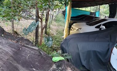 Te vendo este parqueadero  planito o para hacer apartamentos, ya que tiene el permiso en Cisneros.