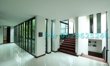 House for sale by the river in Ayutthaya, 45-60 minutes from Bangkok.