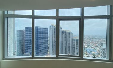 Rent to own 5 bedroom loft penthouse unit for sale in One Central Makati