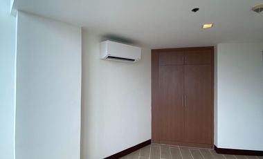 Rent to own 5 bedroom loft penthouse unit for sale in One Central Makati