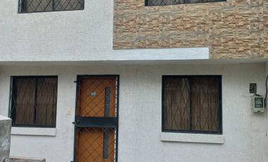 Vendo casa de 128m2 en Carapungo -Puertas del Sol en las calles las Cumbre y  Galo Plaza Lasso