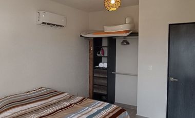 Preciosa casa en renta por noche con 3 recamas, 1.5 baños y club de playa en Acapulco.