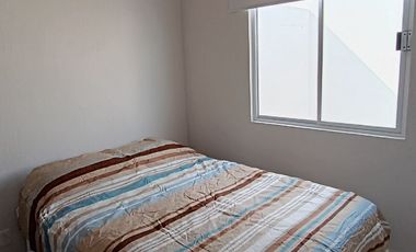 Preciosa casa en renta por noche con 3 recamas, 1.5 baños y club de playa en Acapulco.