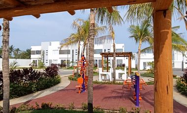 Preciosa casa en renta por noche con 3 recamas, 1.5 baños y club de playa en Acapulco.