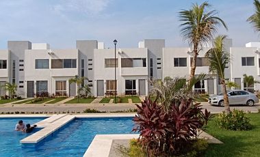 Preciosa casa en renta por noche con 3 recamas, 1.5 baños y club de playa en Acapulco.
