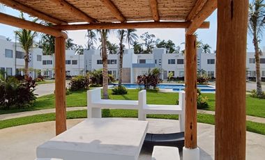 Preciosa casa en renta por noche con 3 recamas, 1.5 baños y club de playa en Acapulco.