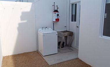 Preciosa casa en renta por noche con 3 recamas, 1.5 baños y club de playa en Acapulco.