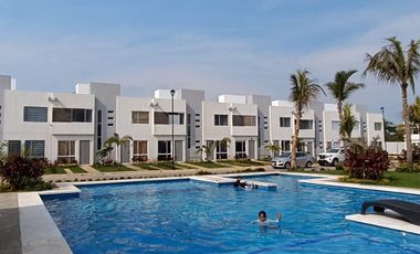 Preciosa casa en renta por noche con 3 recamas, 1.5 baños y club de playa en Acapulco.