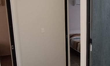 Preciosa casa en renta por noche con 3 recamas, 1.5 baños y club de playa en Acapulco.