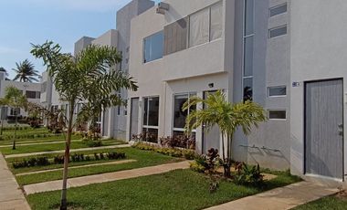 Preciosa casa en renta por noche con 3 recamas, 1.5 baños y club de playa en Acapulco.