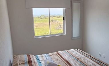 Preciosa casa en renta por noche con 3 recamas, 1.5 baños y club de playa en Acapulco.
