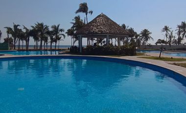 Preciosa casa en renta por noche con 3 recamas, 1.5 baños y club de playa en Acapulco.