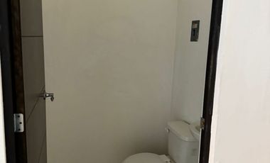 Renta local en plaza comercial en planta baja