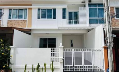 Townhouse for sale in Sriracha, The Central Village, Central 1, Sriracha, newly renovated house.