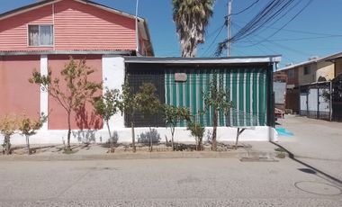 Casa en Villa Faustino González, Talca V 1537-C-40-LR-3.24