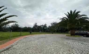 HERMOSO TERRENO GRANDE DE VENTA EN URBANIZACIÓN CERRADA EN COLLAQUÍ TUMBACO!!  VISTA!!