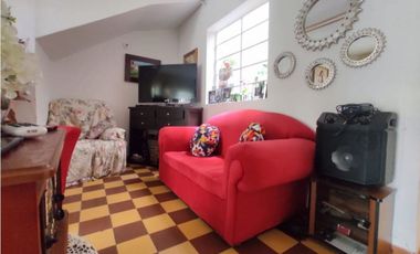 Vendo casa en Envigado (barrio la Magnolia)