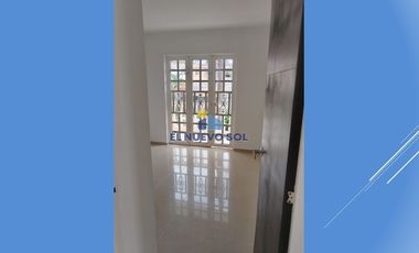 GRAN CASA EN SECTOR EXCLUSIVO