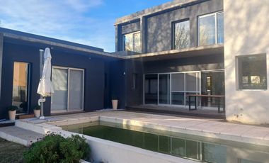 Casa de 3 dormitorios Barrio Privado Logarítmo en Ibarlucea