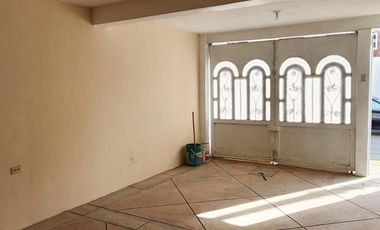 Casa con Local Comercial, 6 Recámaras, Fracc. La Providencia, Mineral de La Reforma, Hidalgo.