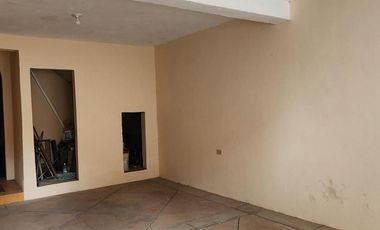 Casa con Local Comercial, 6 Recámaras, Fracc. La Providencia, Mineral de La Reforma, Hidalgo.