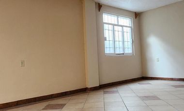 Casa con Local Comercial, 6 Recámaras, Fracc. La Providencia, Mineral de La Reforma, Hidalgo.